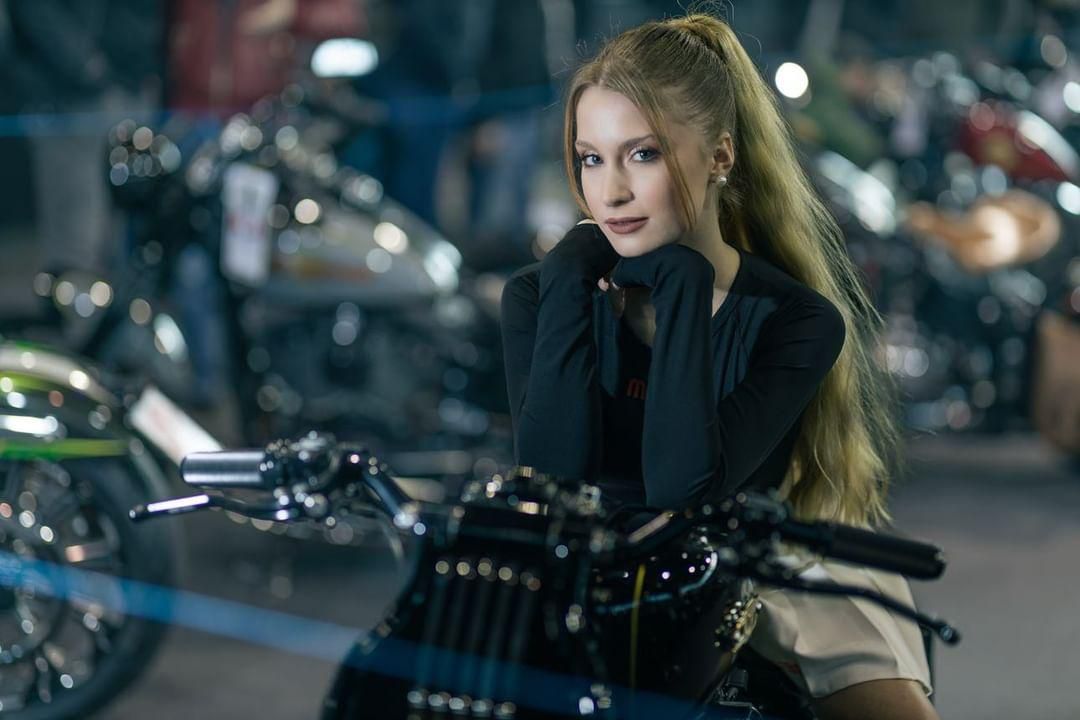 Nicole-A-12
